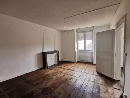 location appartement 4 pièces 119 m² à nontron (24300)  350 €
