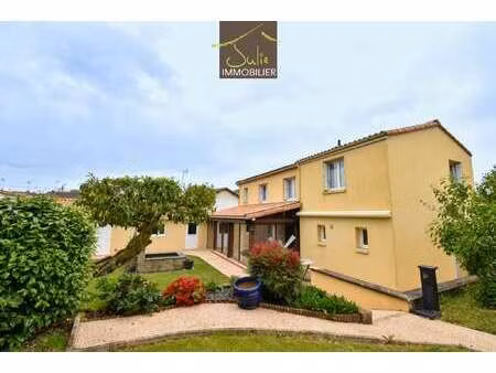 vente maison à cerizay (79140) : à vendre / 140m² cerizay