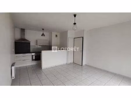 location appartement 2 pièces à lannion (22300) : à louer 2 pièces / 43m² lannion