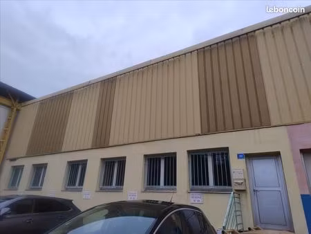 local commercial 301 m²
