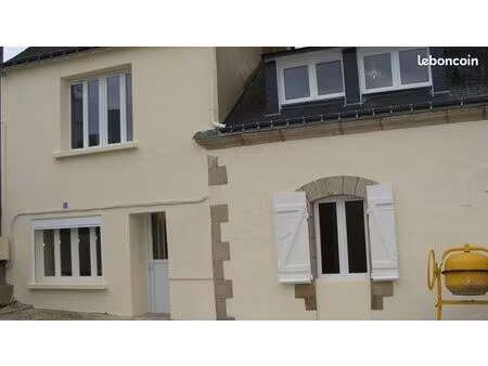 maison 75m2 2 chambres jardin et garage plein centre mairie mairie