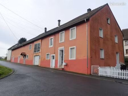 belle grande maison de village avec de belle possibilités