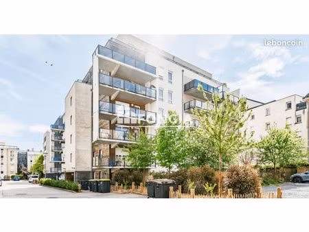 quartier sainte-thérèse  grand f3 avec terrasse  balcon et parking dans une copropriété ré