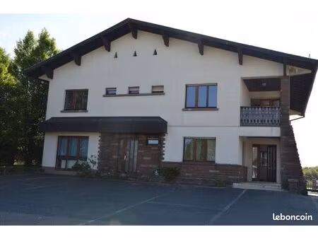 maison 9 pièces 211 m²