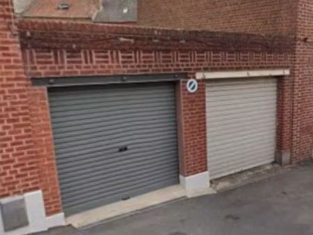 garage / box
