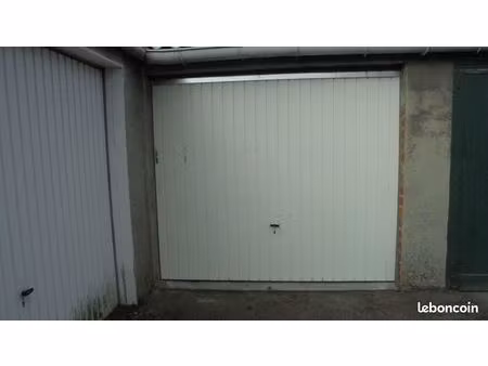 garage 1 pièce 15 m²
