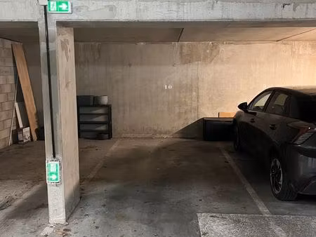 place de parking sécurisée