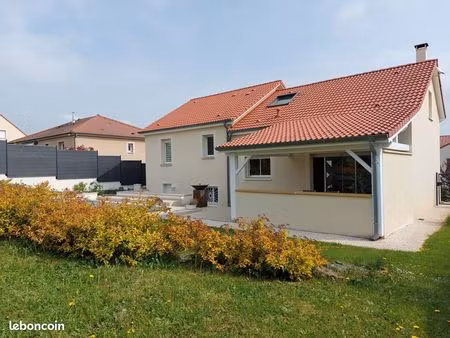 maison familiale 4 chambres avec piscine - secteur calme au sud de metz