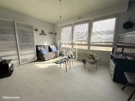 studio 1 pièce 32 m²