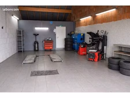 bien lire l’annonce – fonds de commerce garage automobile vendu avec maison plain-pied 170