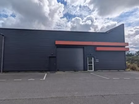local d'activité 180 m²