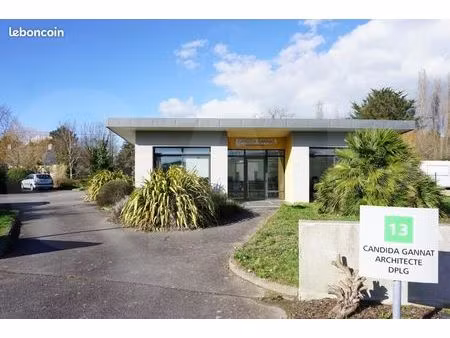 bureaux 79 m²