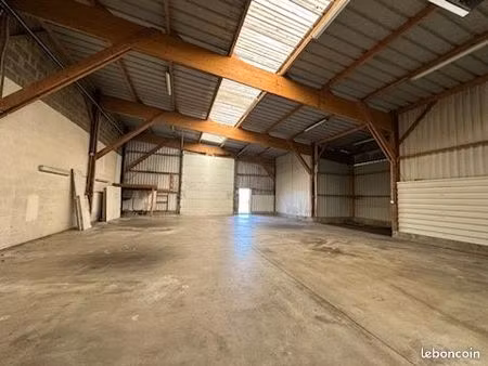 local 205 m² locminé