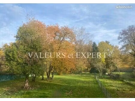 terrain 937 m² merignies