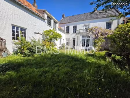 maison 8 pièces 306 m²