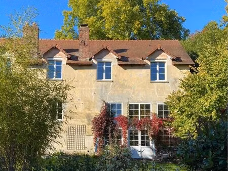 maison familiale 250m2 avec magnifique terrain verdoyant