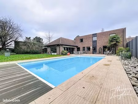 propriété 6 pièces 200 m²
