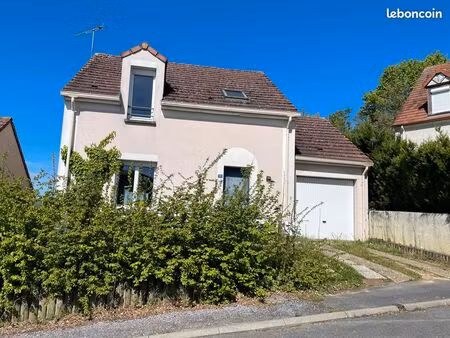 a 3 min de noyon  pavillon 4 pièces avec jardin et garage