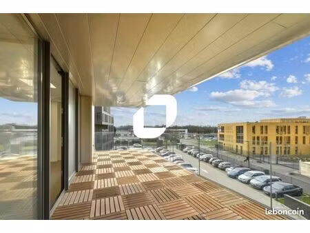 bureau 3 724 m²
