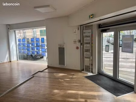 local commercial et appartement privatif