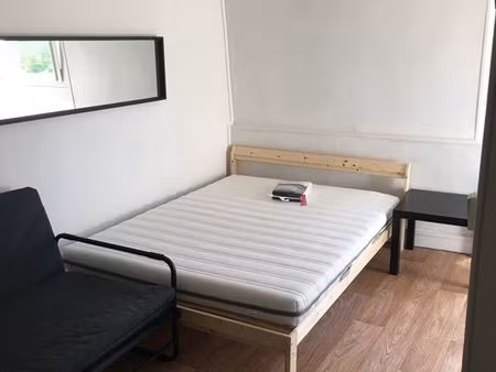 studio à louer au calme à proximité du métro