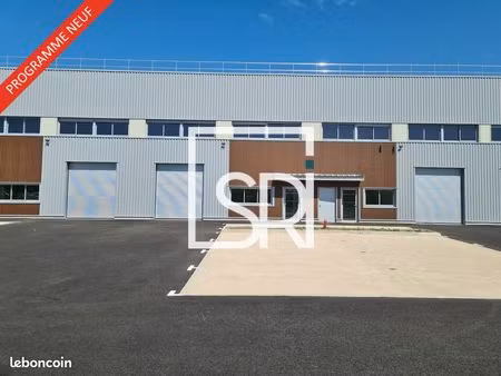 entrepot - logistique 3068 m² cournon d'auvergne