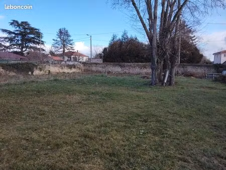 terrain 619 m² aigueperse