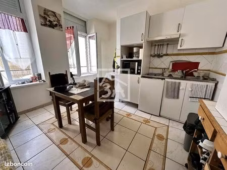 immeuble 11 pièces 170 m²