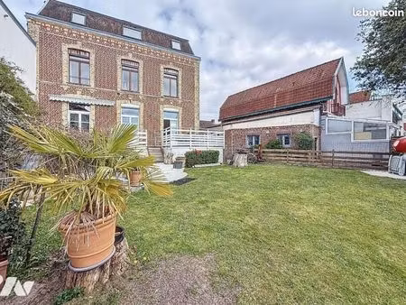 pavillon 8 pièces 225 m²