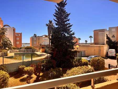gruissan - rive gauche- appartement t2 avec belle terrasse e