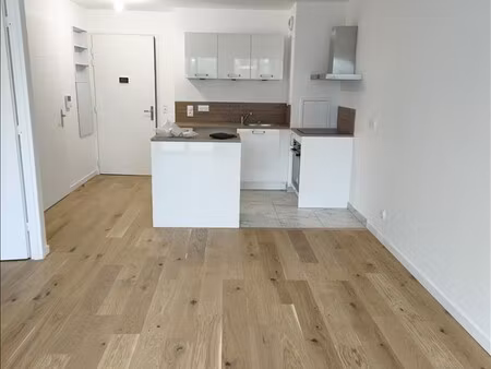 appartement - rdc - 41 94 m2 - 2 pièces - non meublé