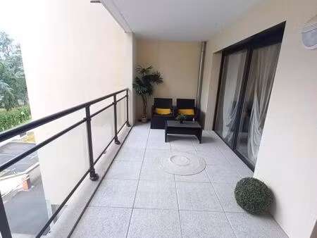 appartement 3 pièces avec terrasse et parking