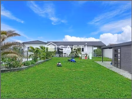 maison contemporaine de plain pied avec piscine