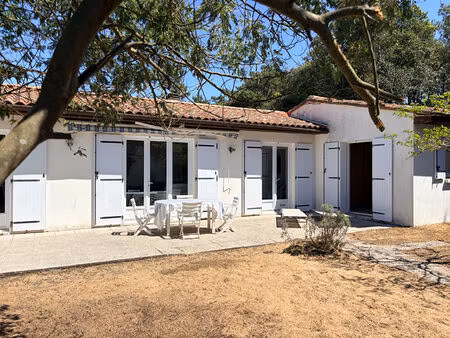 maison au coeur de la forêt à 500m de la plage