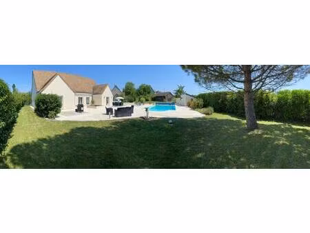 magnifique maison familiale traditionnelle avec piscine