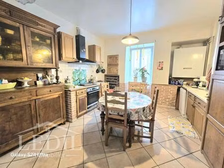 villeneuve-sur-lot – maison de ville en pierre rénovée  jardin intime et dépendance climat