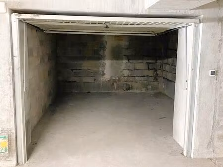 parking / box / garage 19m2 bayonne allées marines