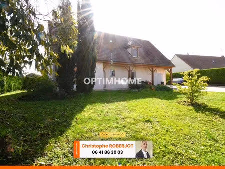 la quiétude aux portes de tout pour cette jolie maison de 152m2 avec 4 chambres !!
