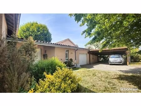 charmante maison de plain-pied de 169 m² sur 1950 m² de terrain à lezoux