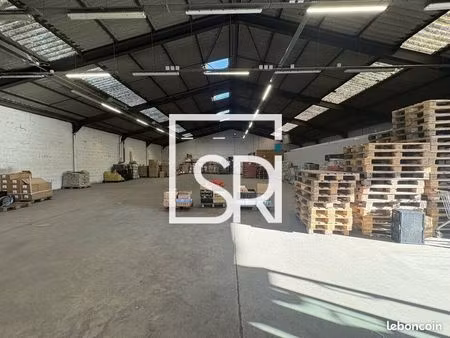 local commercial 800 m² aubiere