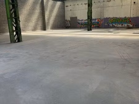entrepôt hangar dépôt 550m2