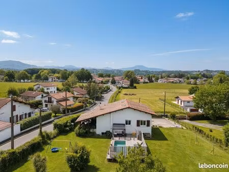 propriété 5 pièces 110 m²