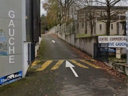 local commercial centre commercial rive gauche