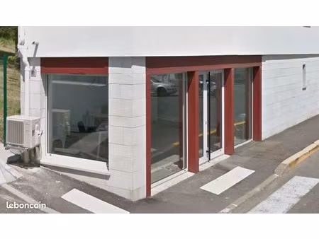 local commercial centre-ville ciboure