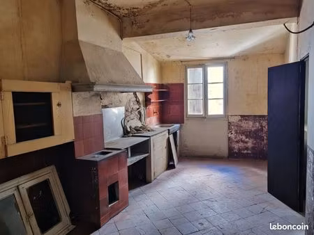a deux pas de la loge et de la place arago