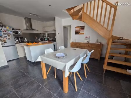 ? maison 3 faces – 95 m² – moderne – rt2012 – clim gainable – extérieur aménagé