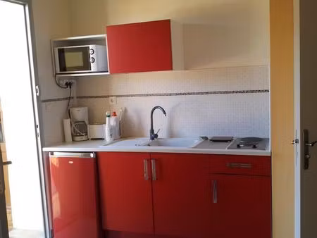 location studio 18m2 meublé et climatisé à l'année