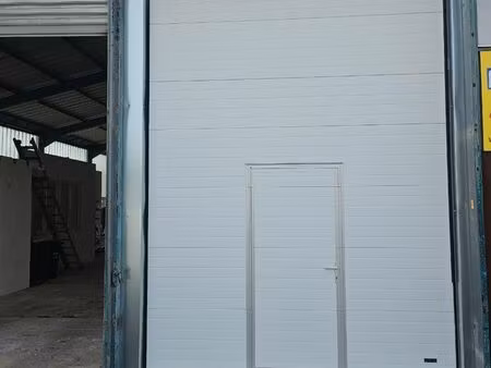 hangar local 145m2