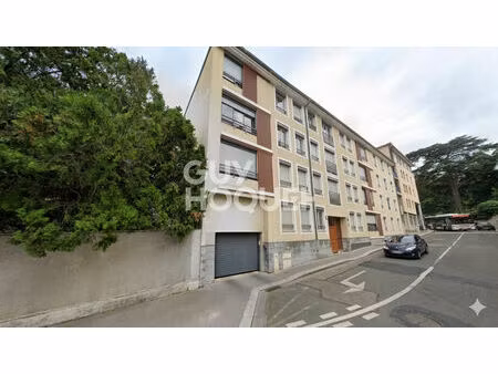 parking / box mairie oullins