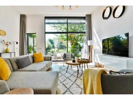 **rare: maison individuelle 5 pièces avec jardin idéalement située**